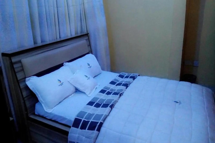 Mayoral Hotel & Suite