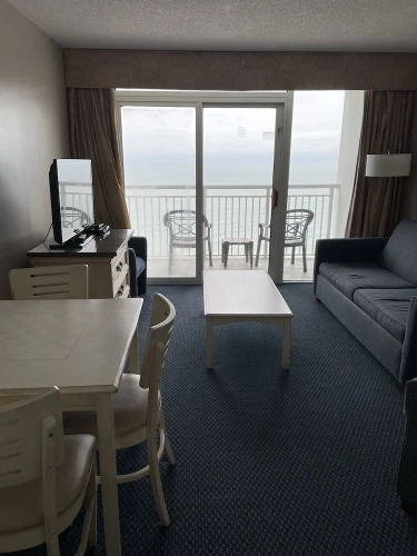 1 Bedroom Quadruple Suite with balcony and oceanfront