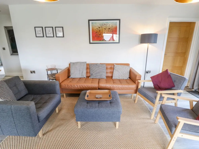 Lily-pad Lodge