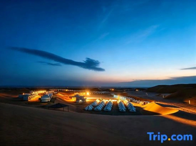 Zhongwei Tengger Desert Star Camping B&B