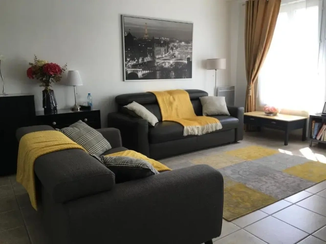 2 Bedrooms Apartment