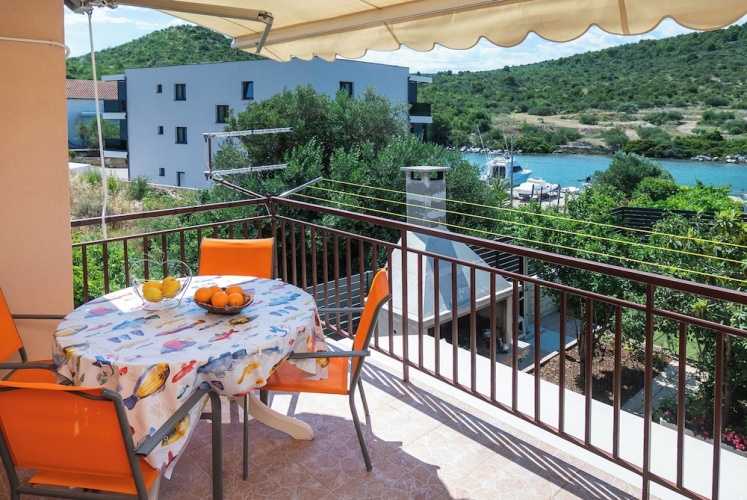 Apartment with balcony