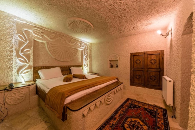 King Cave Suite