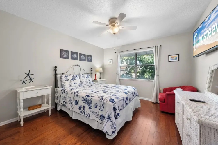 Mariner Lakes Condos