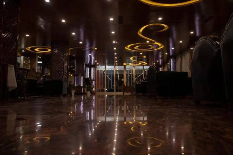 Ratna Hotel