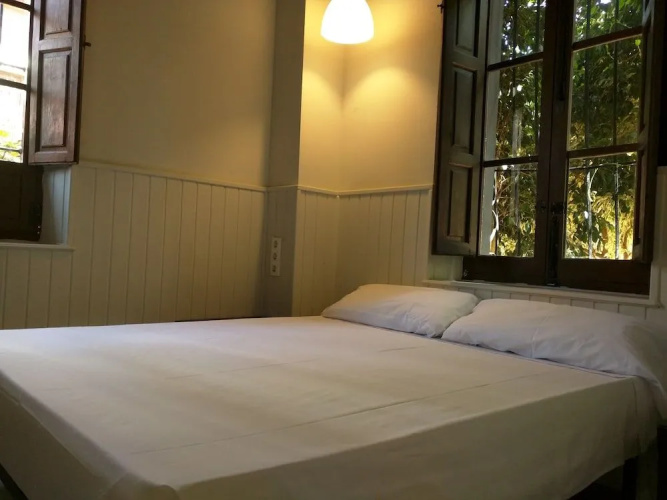 Nwt Paradise Urban Hostel