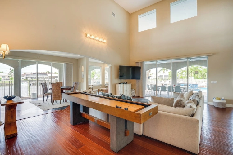 6 Bedrooms Cottage with balcony