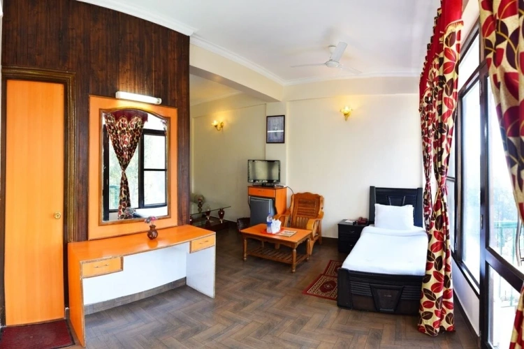 2 Bedrooms Standard Double Family room with view