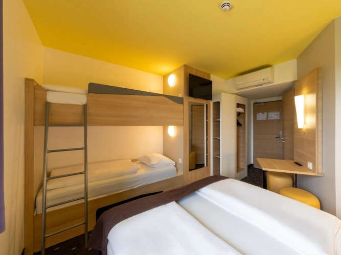Standard Quadruple room