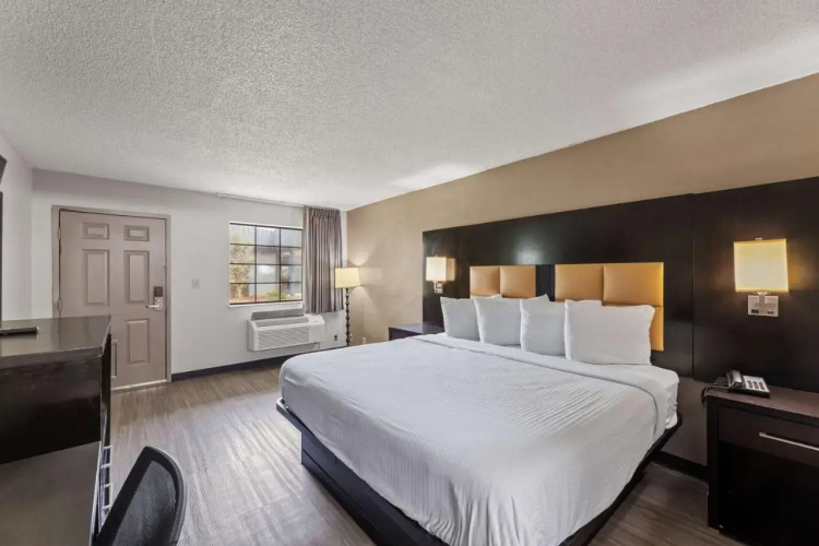 Best Western Mid-Cities Inn