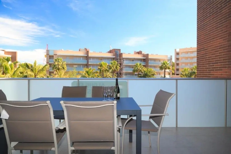 2 Bedrooms Apartment with pool view