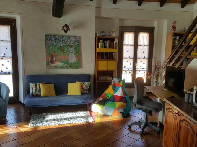 Appealing holiday home in Crone with terrace
