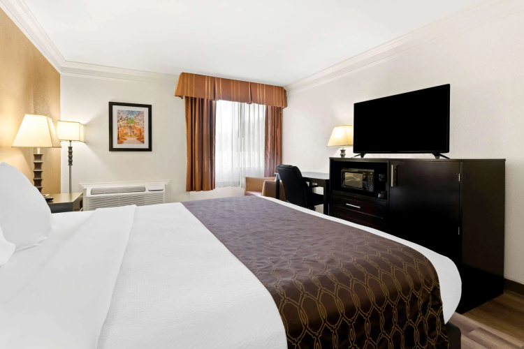Best Western Riverside Inn