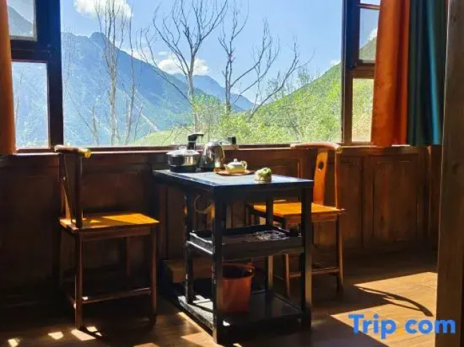 Jiaju Zangzhai Ajiacuo B&B