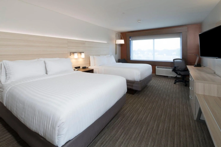 Standard Quadruple room with river view