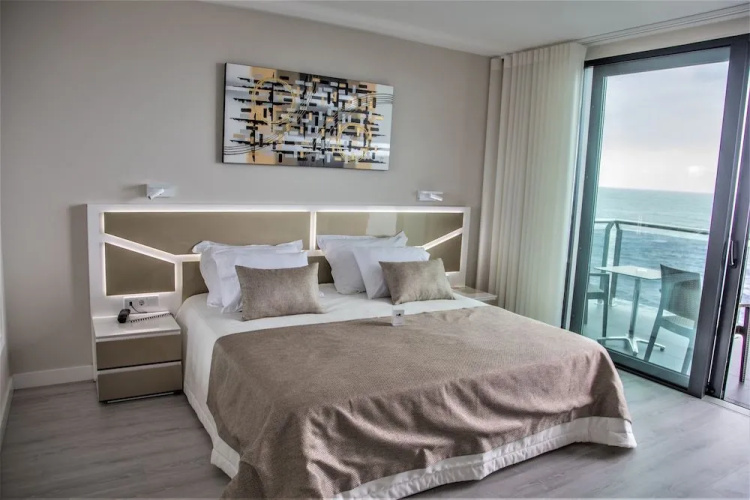 Calamar Hotel