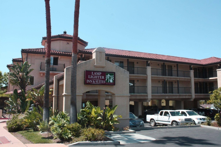 Lamplighter Inn & Suites