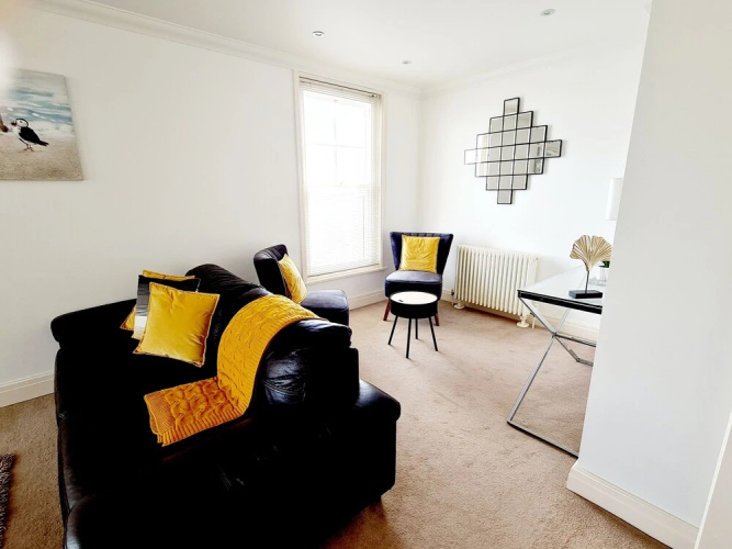 Off the Hook - Luxury Beach Apartment - Sleeps 4