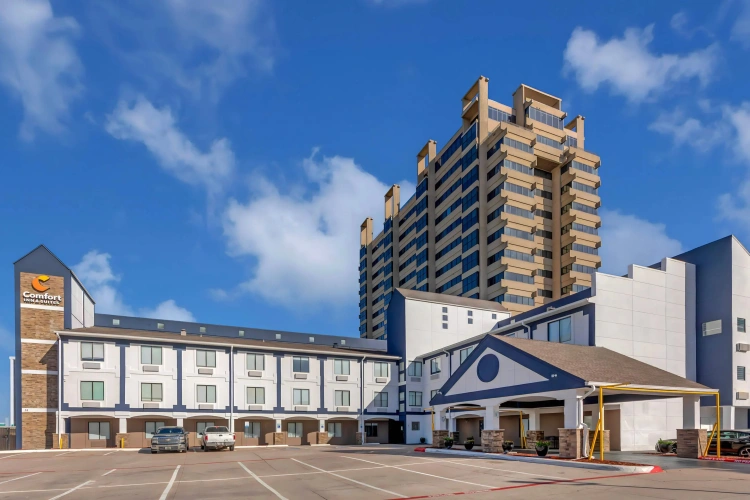 Comfort Inn & Suites Market Center