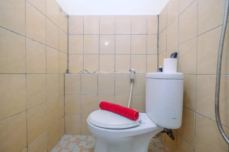 Comfort Green Pramuka 2BR Apartment