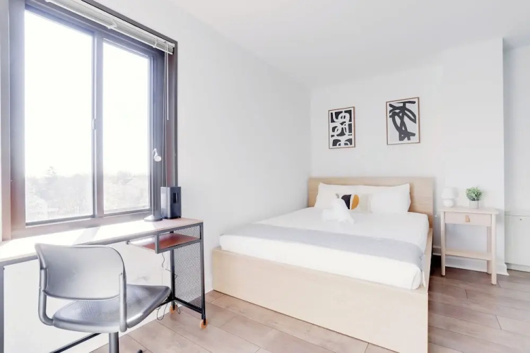 Executive Studio in Clarendon