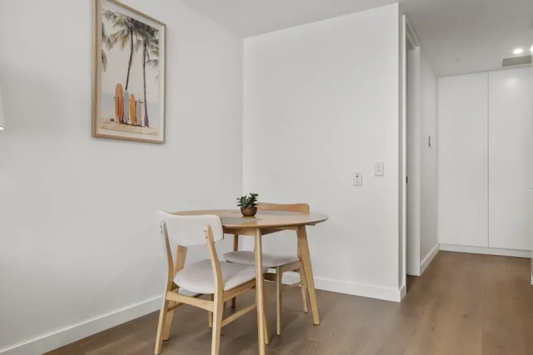 Chic Studio Stay Near Cafes and Coastline