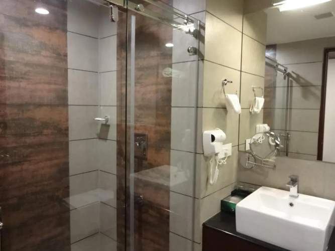 Woodies Bleisure Hotel
