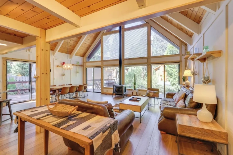 4 Bedrooms Cottage