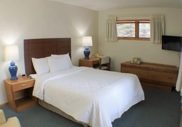Cedar Motor Inn
