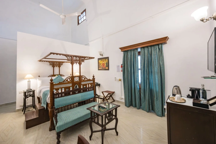 Comfort room