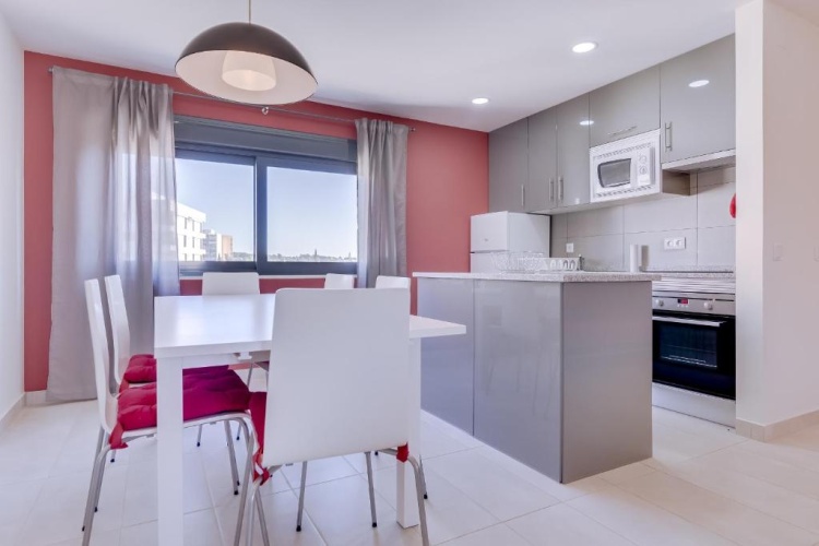 2 Bedrooms Apartment