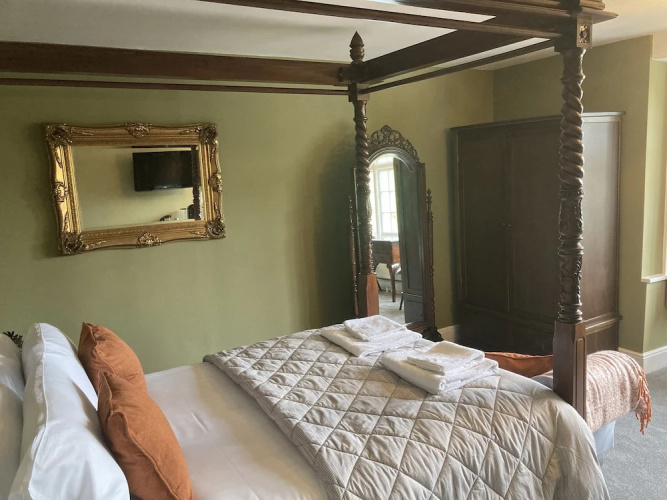 Tottington Manor