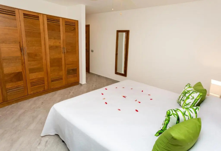 Louisa Aparthotel