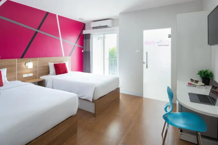 Standard Twin room with city view