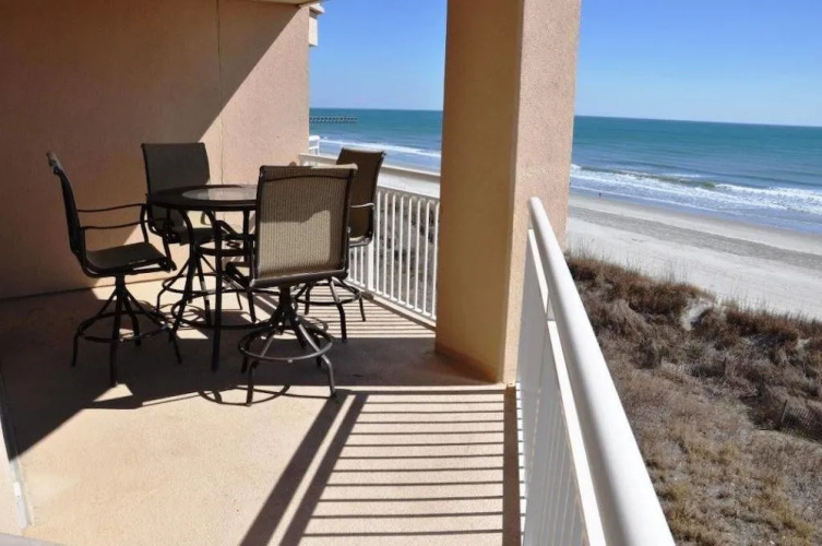 Hyperion Towers 302 - 2 Br condo by RedAwning