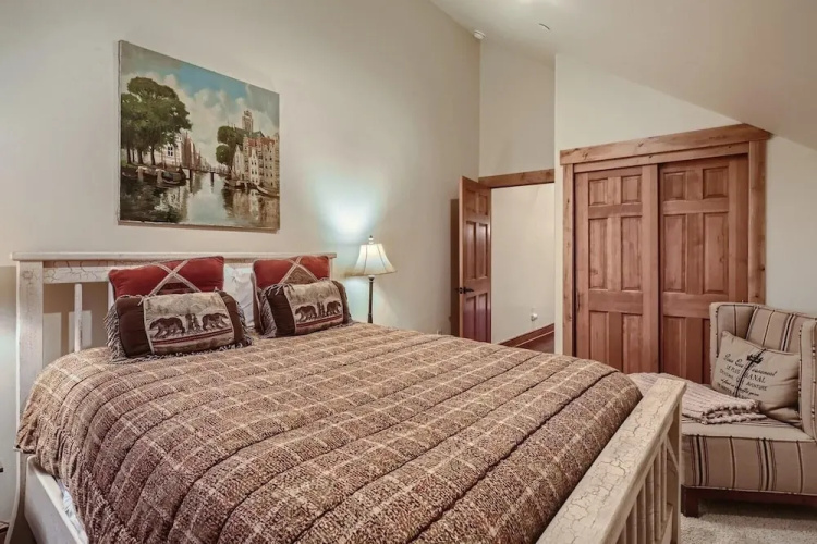 Drake Landing #a8 3 Bedroom Condo by RedAwning