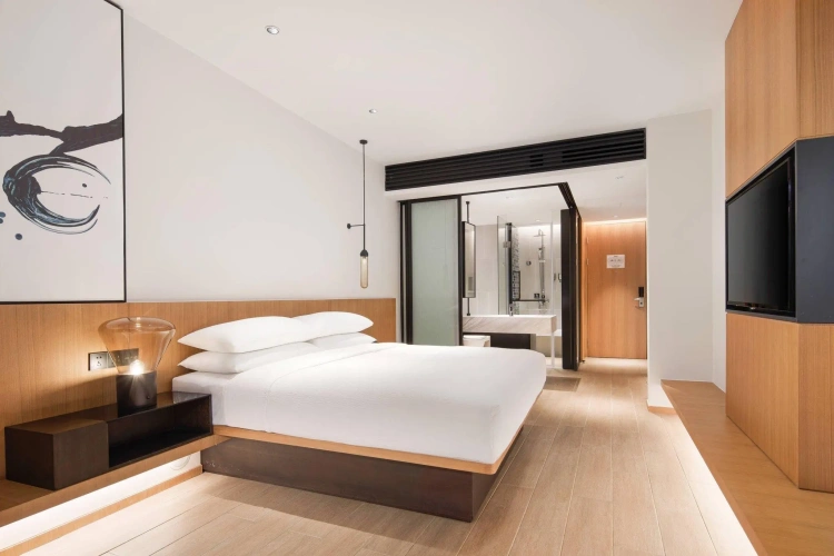 Deluxe Double room with city view