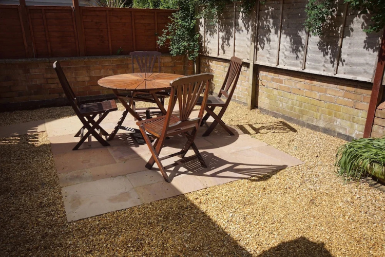 Vale View - Sleeps 6 - Pets Ok - Garden - Parking