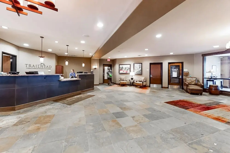Trailhead Lodge