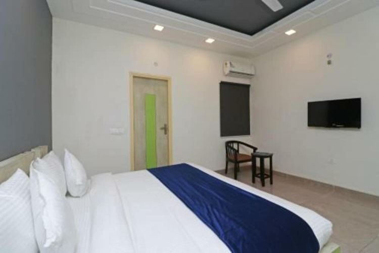 Hotel Loto - Sector 15