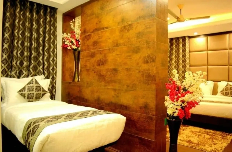 Quadruple Family Suite