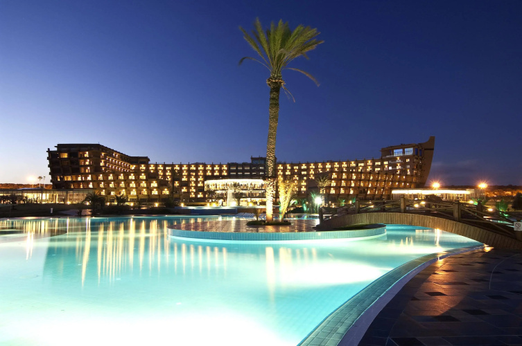 Noah's Ark Deluxe Hotel & Spa