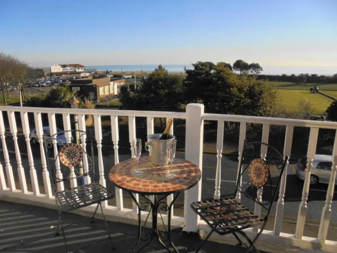 Seabreeze Apartment