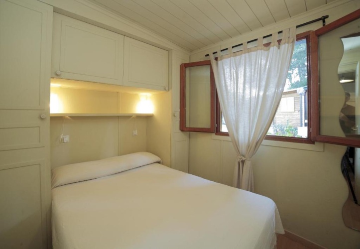 1 Bedroom Double Bungalow