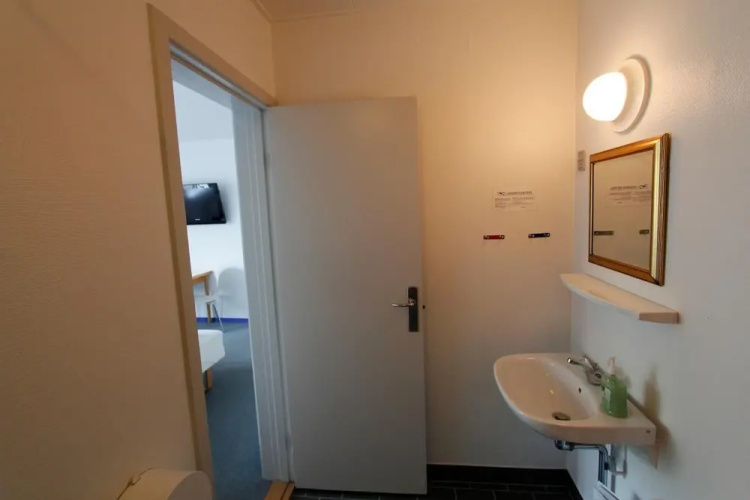 Therns Hotel