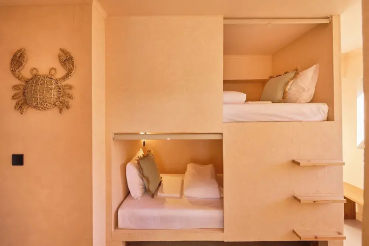 Wander Surf House