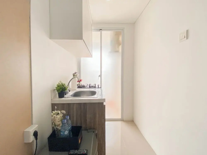 Basic Studio Apartment At Vittoria Residence