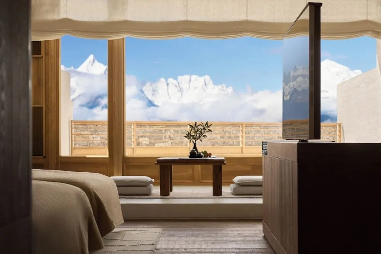 Luxury Twin room with mountain view