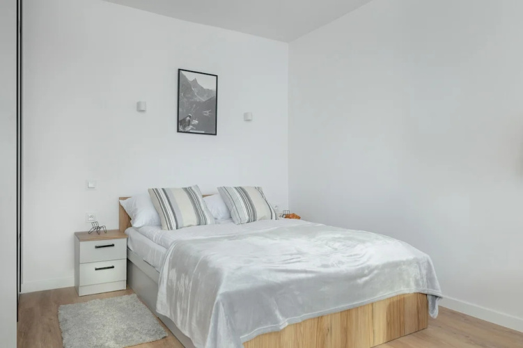 Mountain Corner Apartment by Renters
