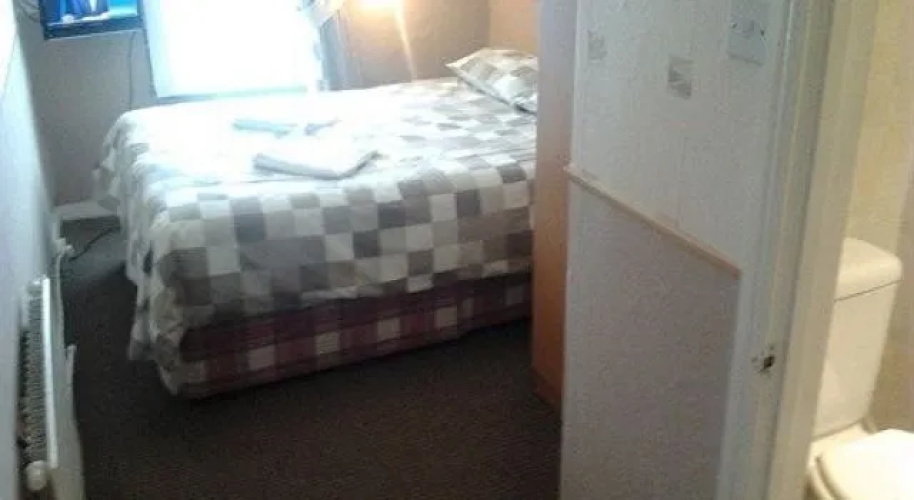 Dering Lodge Hotel